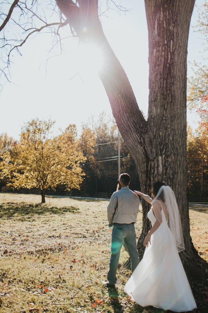 bride does first look with her father
