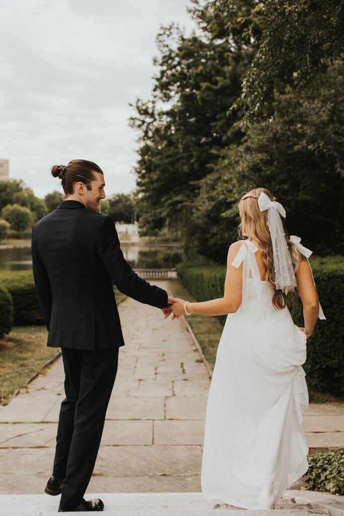 Cleveland Museum of Art photos of couple walking hand in hand
