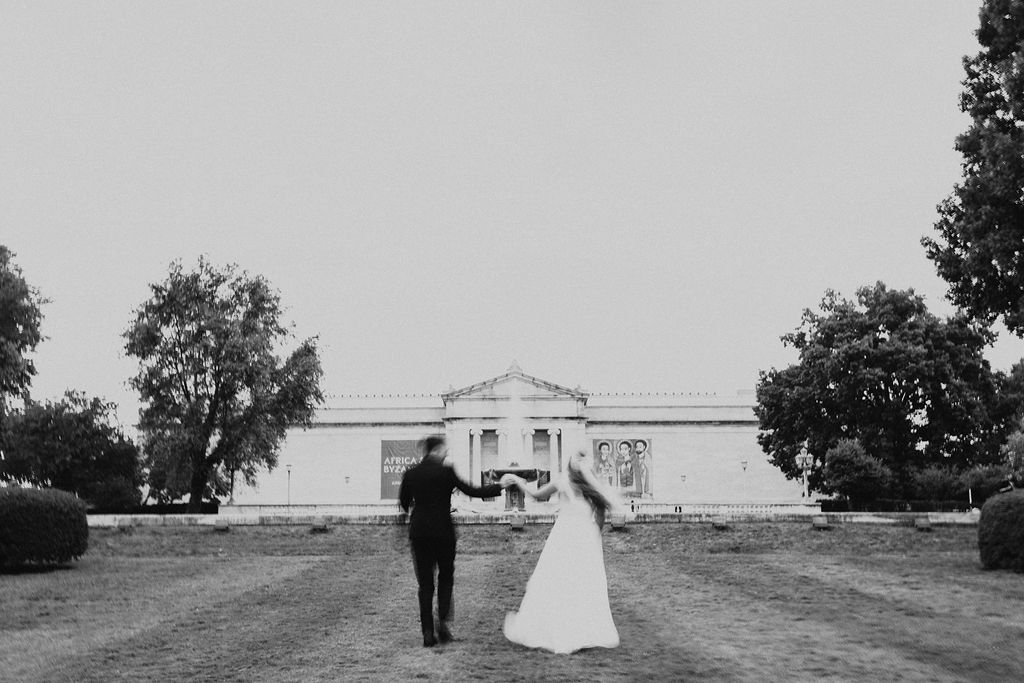 Cleveland Museum of Art photos of couple running hand in hand